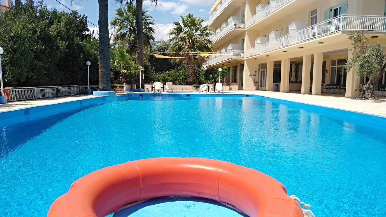 Nireus Hotel Néa Mákri Екстериор снимка