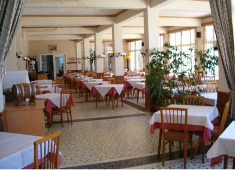 Nireus Hotel Néa Mákri Екстериор снимка