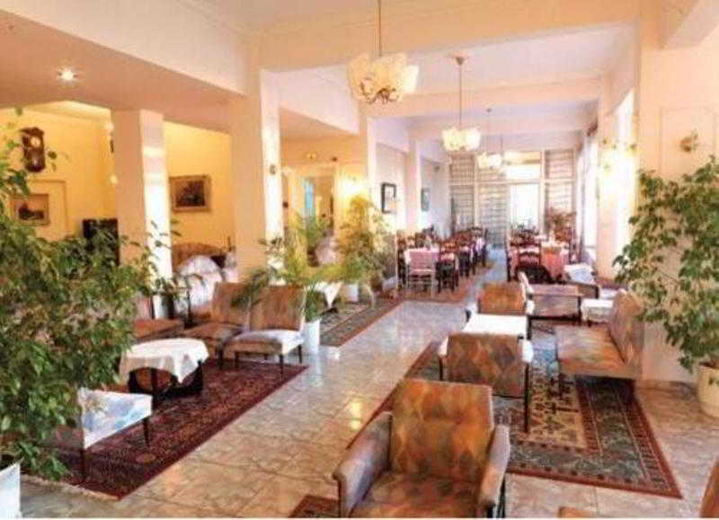 Nireus Hotel Néa Mákri Екстериор снимка